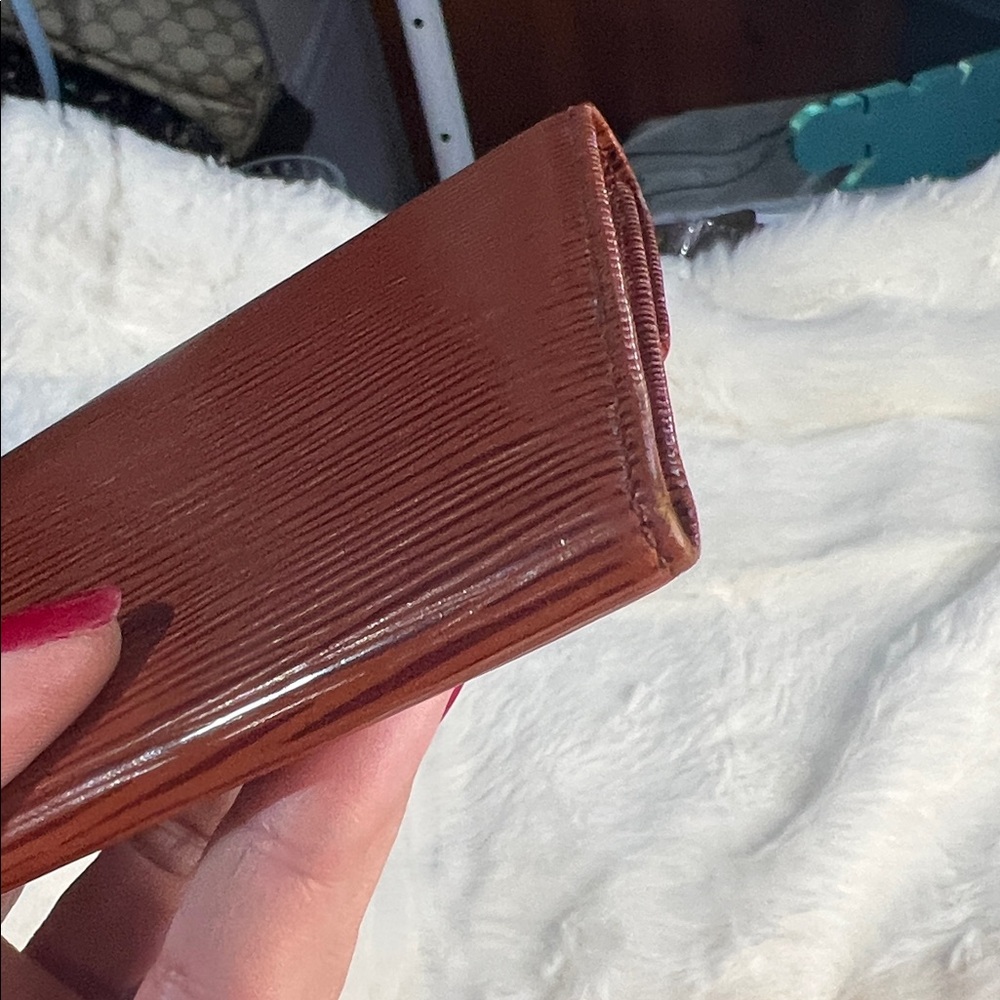 Louis Vuitton Rich Brown Epi long Wallet - Picture 10 of 12